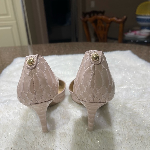 Shoes - Picture 2 of 4